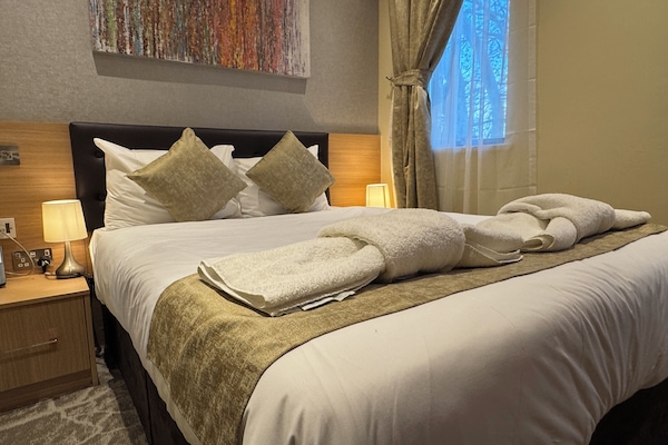 Economy Double Room | Premium bedding, Select Comfort beds, in-room safe