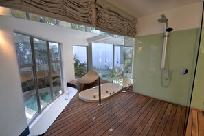 Vila Luxo, 5 quartos, Acessível, Vista para o oceano | Banheiro | Chuveiro/banheira combinados, produtos de toalete grátis