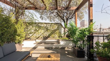 Royal Apartment, 3 Bedrooms, City View (Via Santa Maria Valle 7) | 露台/庭院