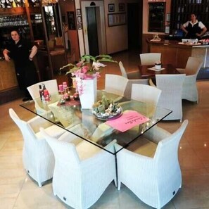 Lunsj og middag serveres, italienske retter