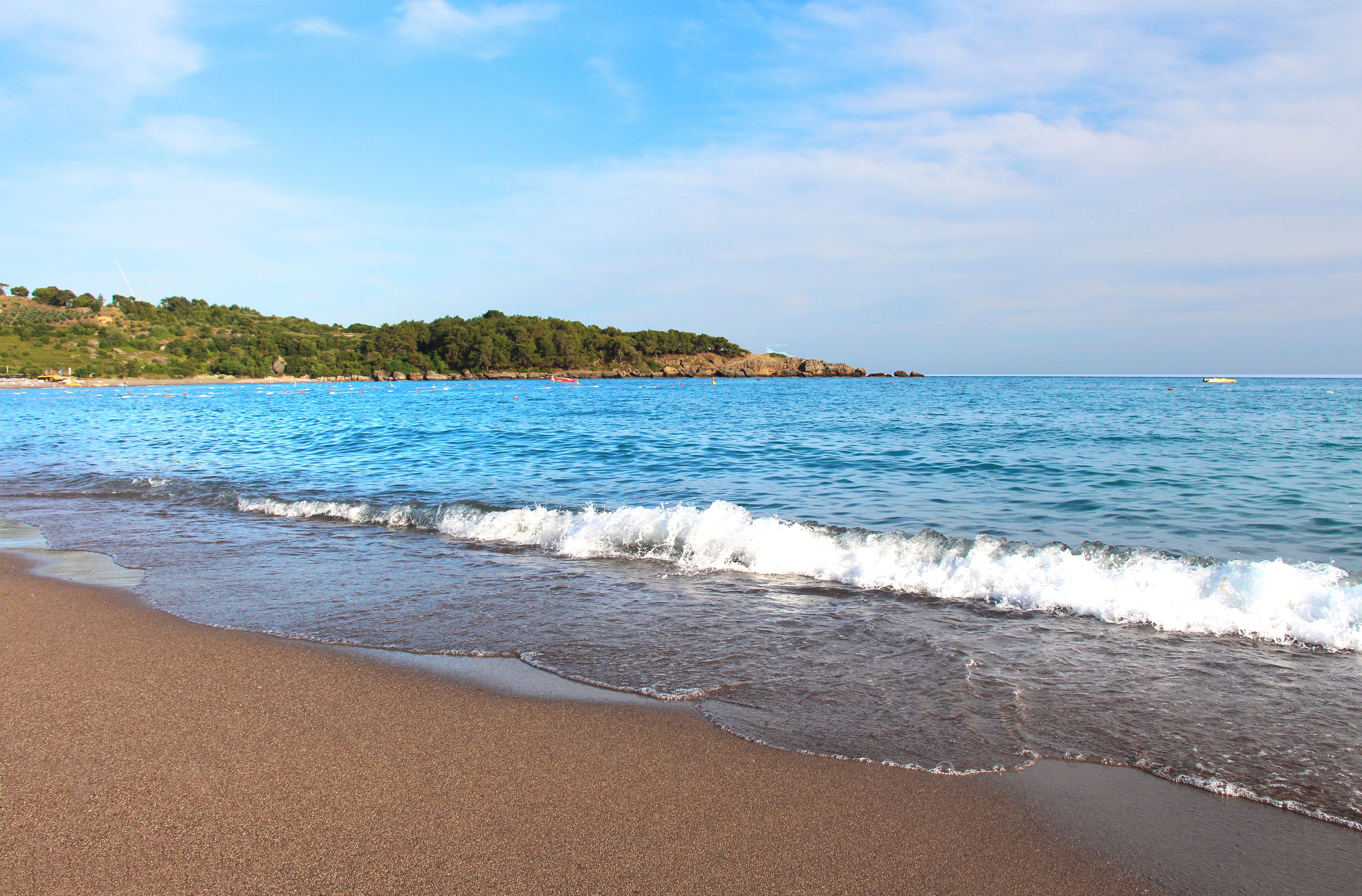 شاطئ خاص، كراسي للتشمس، مظلات الشاطئ، مناشف للشاطئ