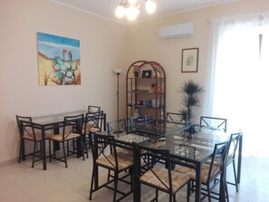 Check-in/check-out kiosk