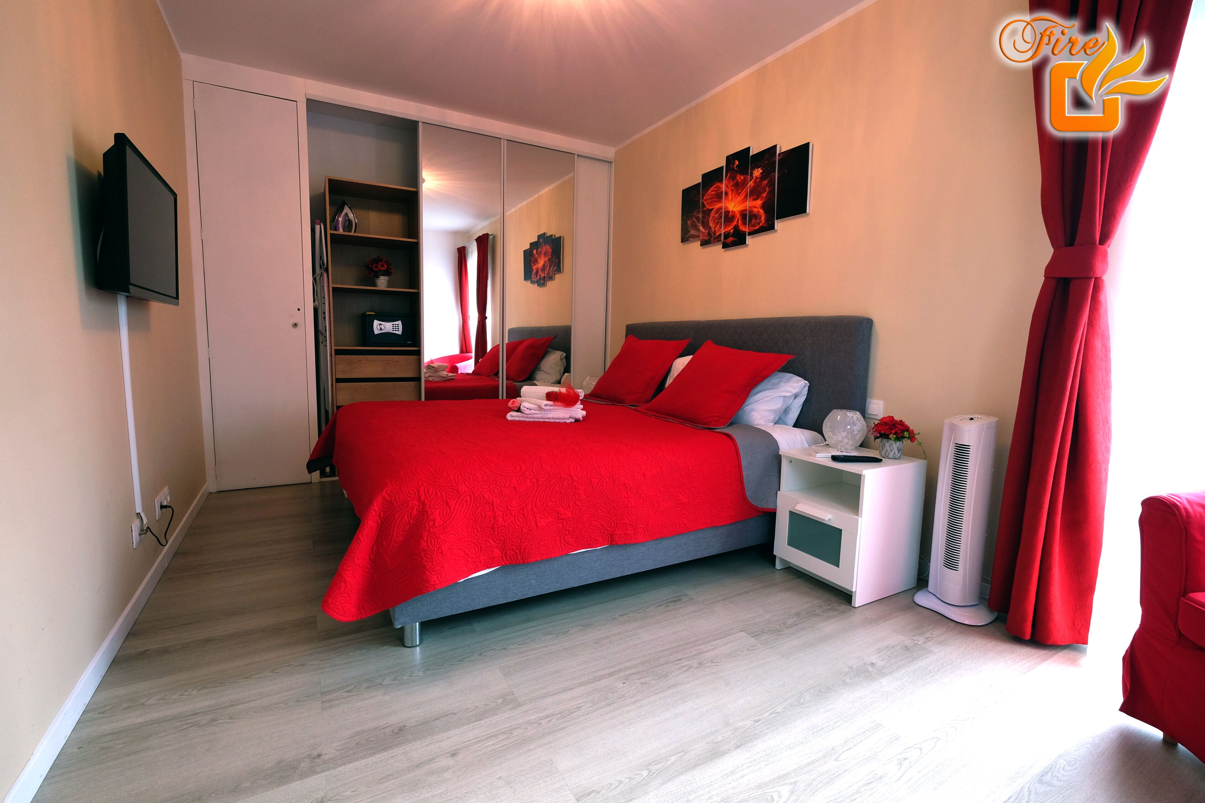 luxury apartment, 1 bedroom, hot tub (fire room) | room amenity