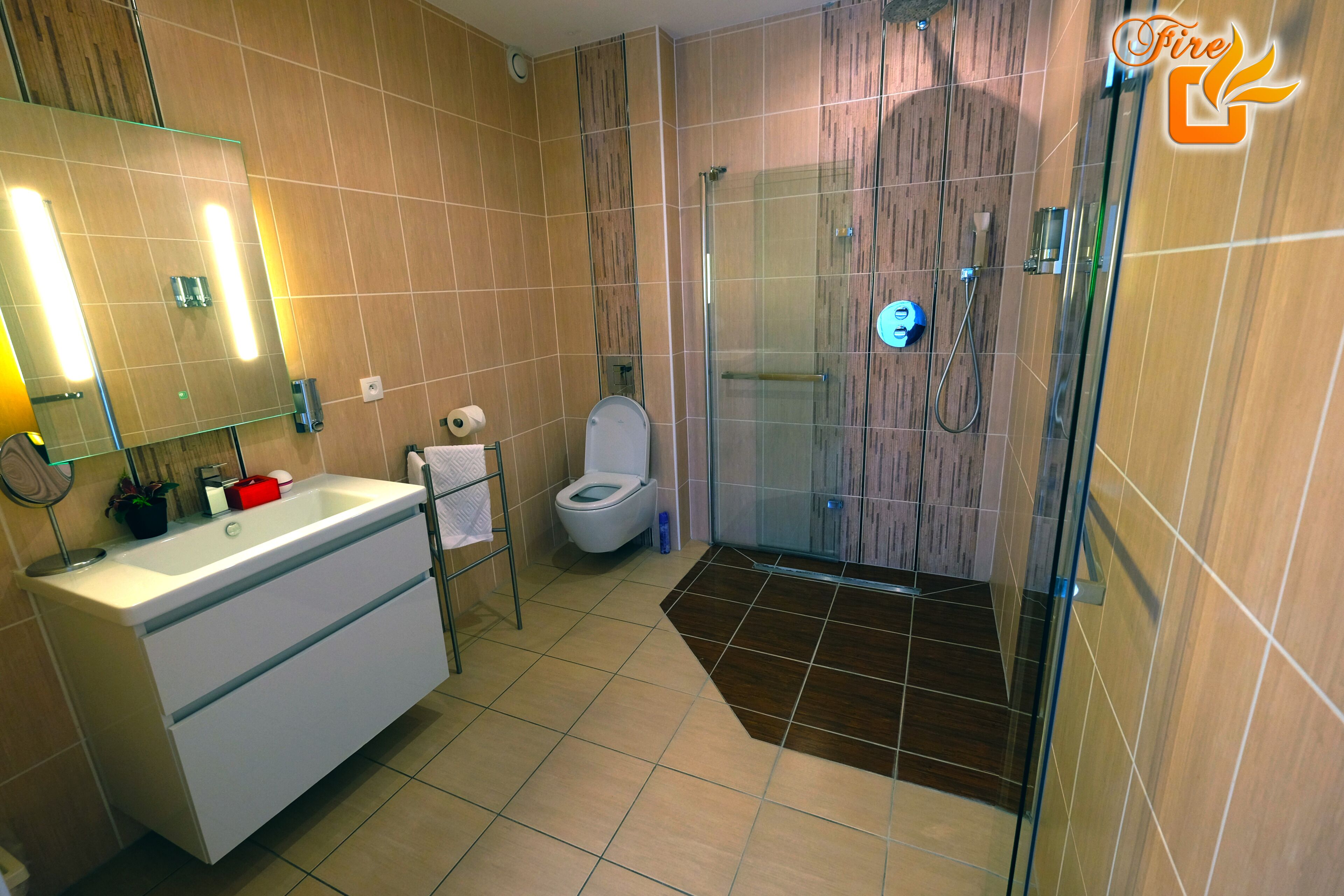 luxury apartment, 1 bedroom, hot tub (fire room) | bathroom | shower, towels