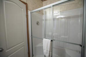 Interior - Cuero Oilfield Housing (Cuero)