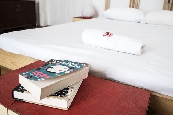Double Room - Locals Hostel & Suites (Lisbon)