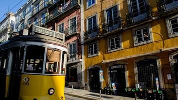 Vista frontal de la propiedad