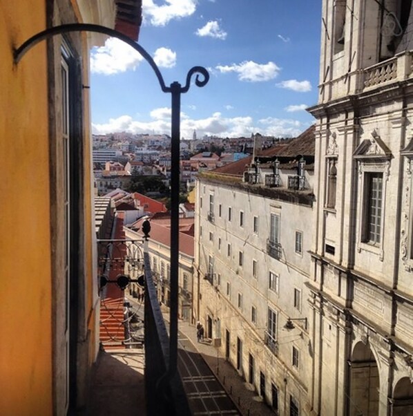 View from property - Locals Hostel & Suites (Lisbon)