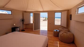 Royal-Zelt, Blick auf die Anlage | Kostenlose Babybetten, Bettwäsche