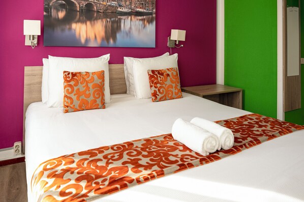 Double Room | Blackout drapes, iron/ironing board, free WiFi, bed sheets