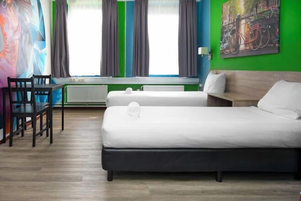 1 bedroom, blackout drapes, iron/ironing board, free WiFi