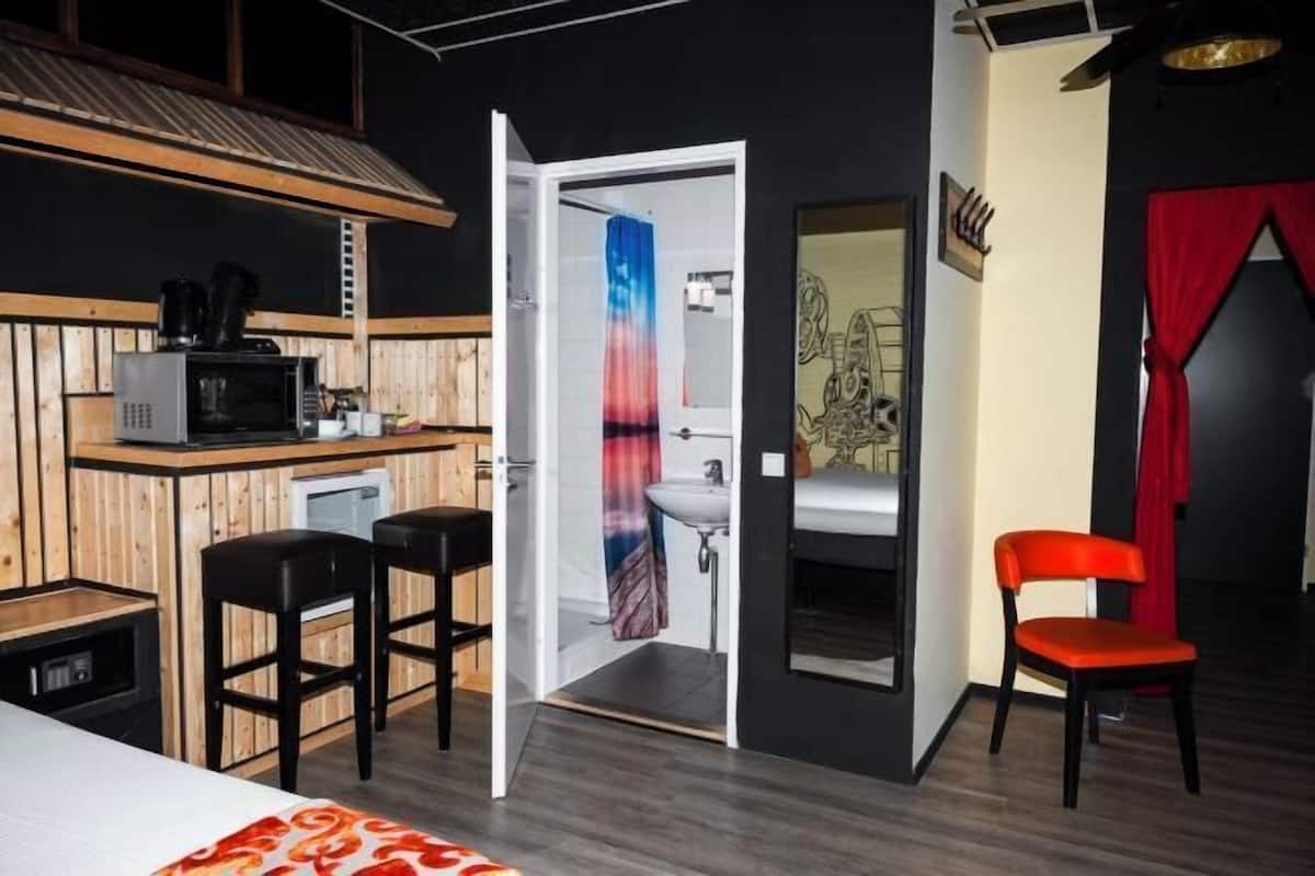 1 bedroom, blackout drapes, iron/ironing board, free WiFi