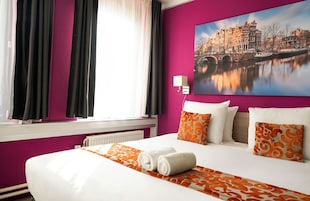 Cortinas blackout, tabla de planchar con plancha y wifi gratis