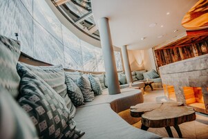 Sauna seca, banheira de hidromassagem, sauna a vapor