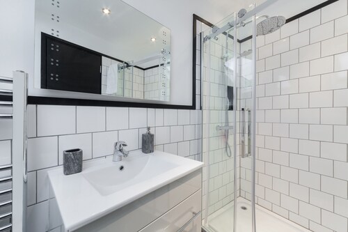 6 Portobello Road
