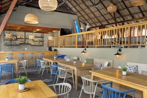 Breakfast, lunch, dinner served; Regional cuisine 