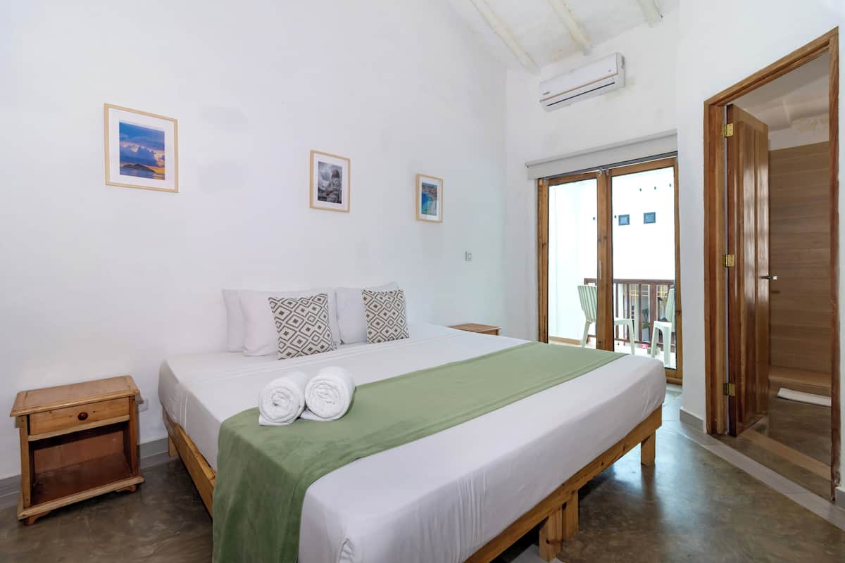 Junior Room, Balcony