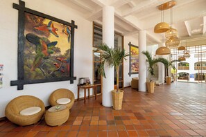 ฝ่ายต้อนรับ