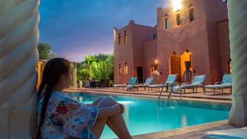Outdoor pool, sun loungers