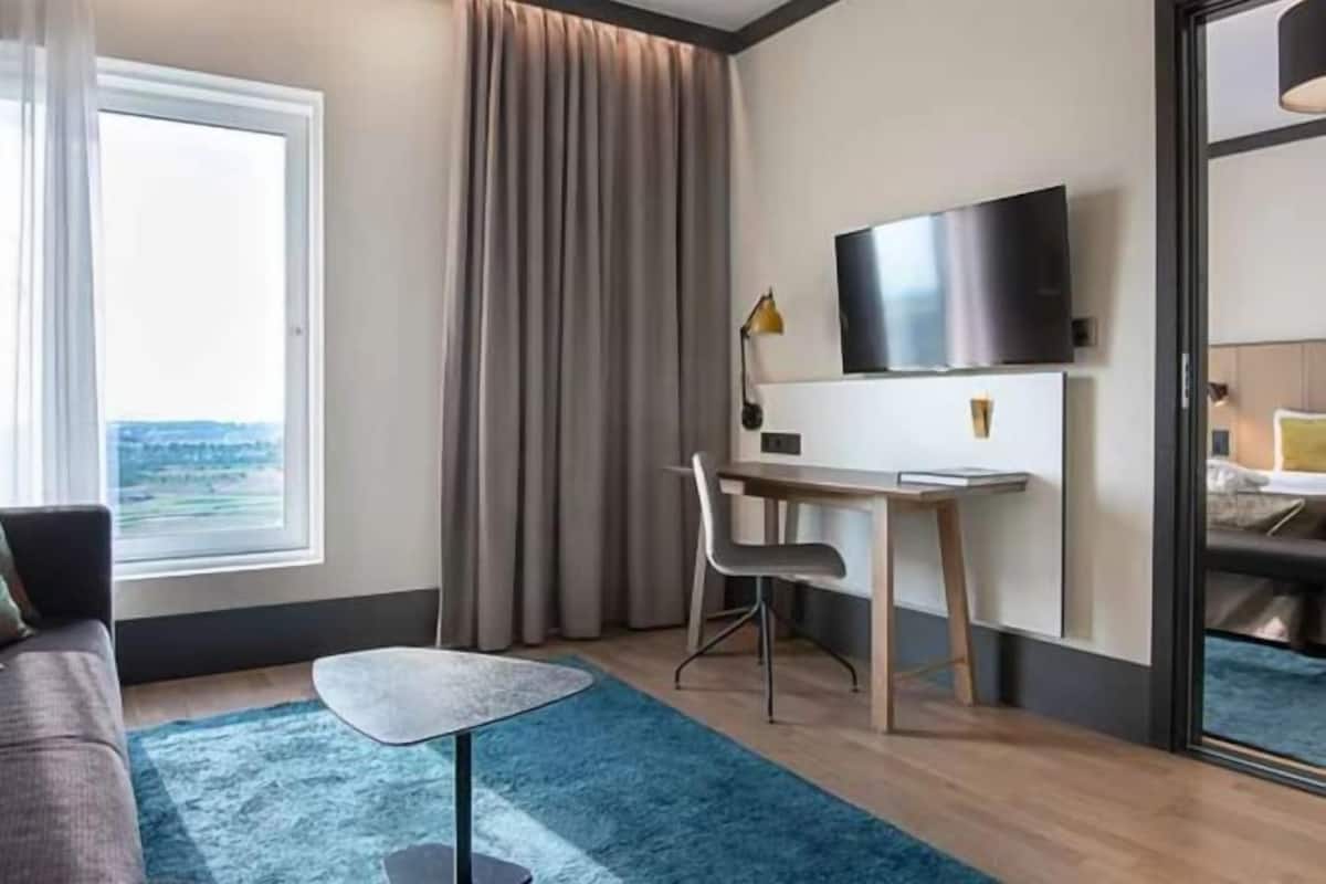 Living area | Flat-screen TV