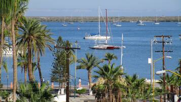 Deluxe Suite, 1 Queen Bed | Balcony