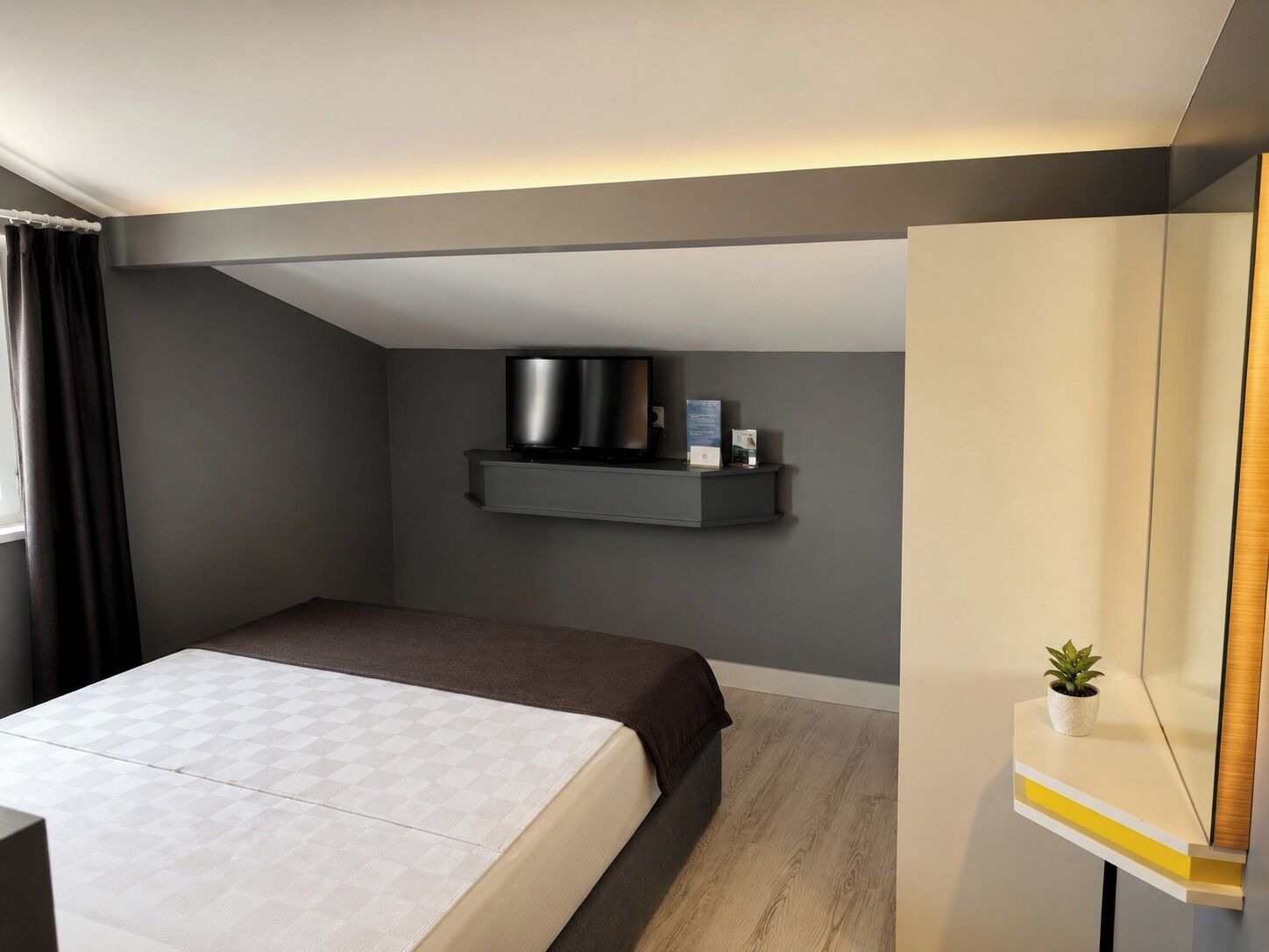 Economy Room, Non Smoking, City View | Premium bedding, minibar, soundproofing, iron/ironing board (on request)