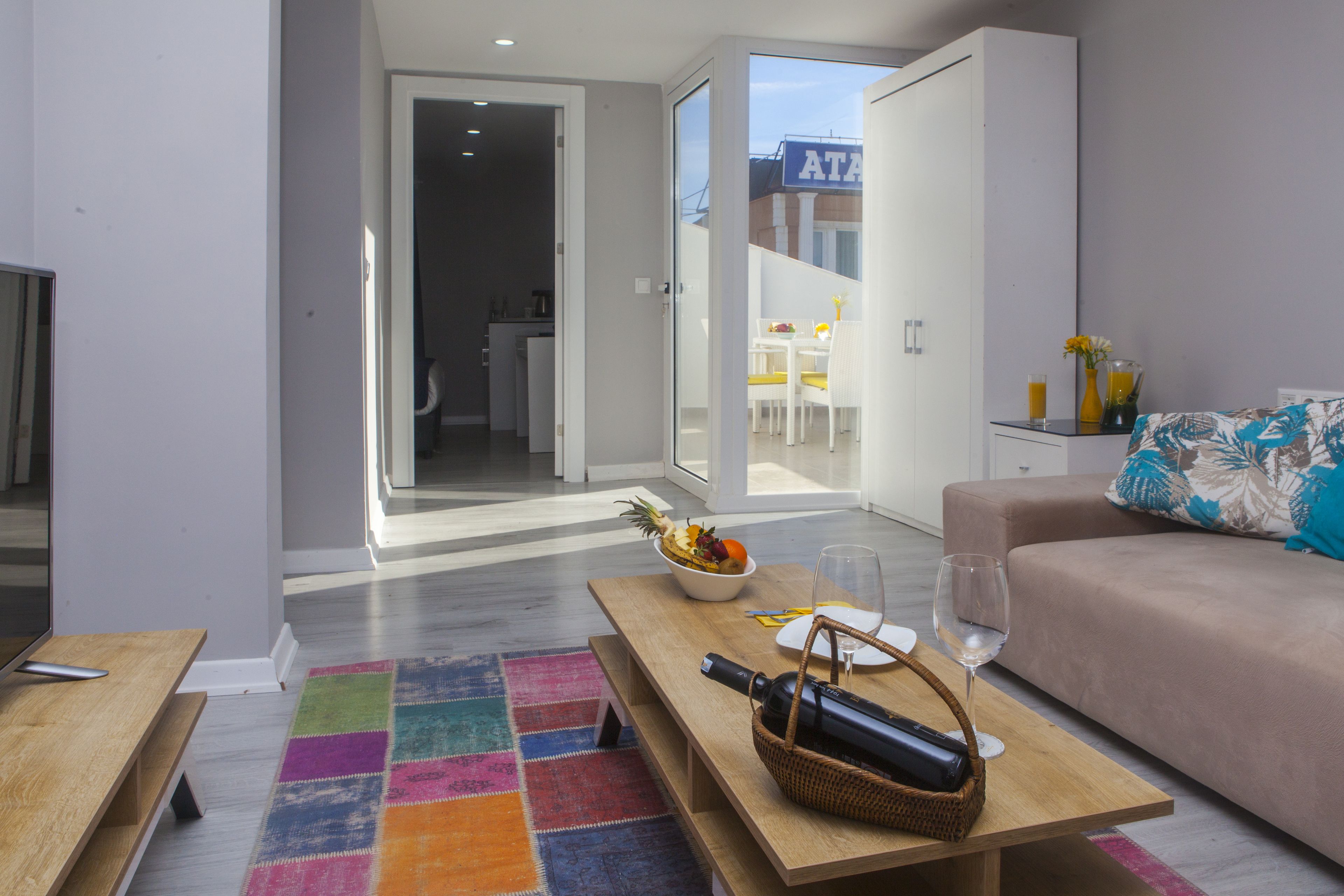 Suite Deluxe, 1 habitación, hidromasaje | Ropa de cama de alta calidad, minibar y insonorización 