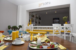 Desayuno continental incluido todos los días