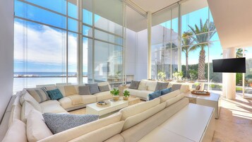 别墅, 4 间卧室 (Waterside with Nanny Bedroom) | 高档床上用品、羽绒被、泰普尔床垫、客房内保险箱