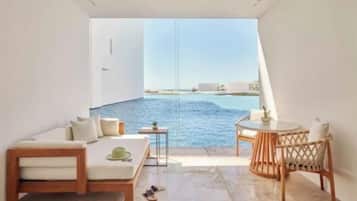 Rum - 1 kingsize-säng - viss havsutsikt | Sängtillbehör av högsta kvalitet, duntäcken och Tempur-Pedic-madrasser