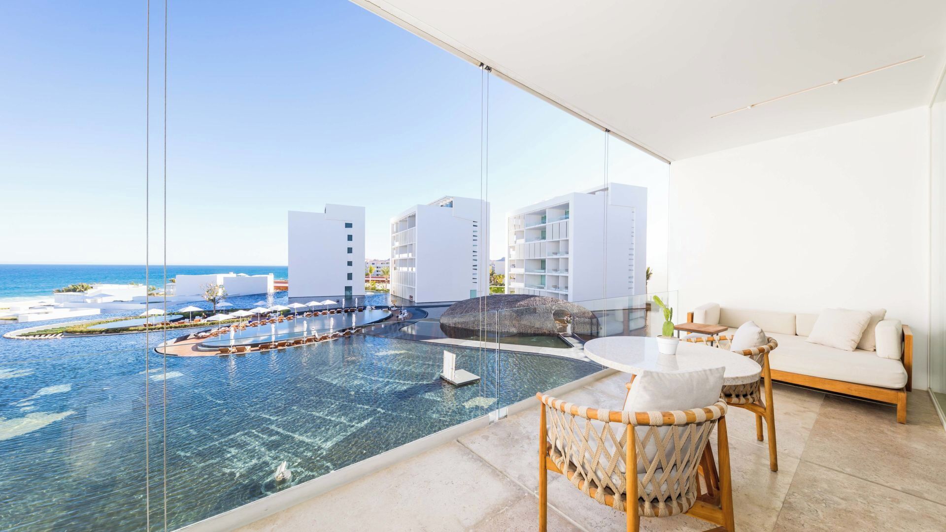 Premium bedding, down duvets, Tempur-Pedic beds, in-room safe