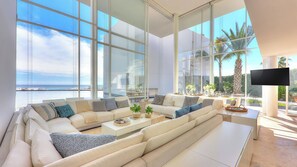Villa, 4 slaapkamers (Waterside with Nanny Bedroom) | 1 slaapkamer, luxe beddengoed, donsdekens, Tempur Pedic-bedden
