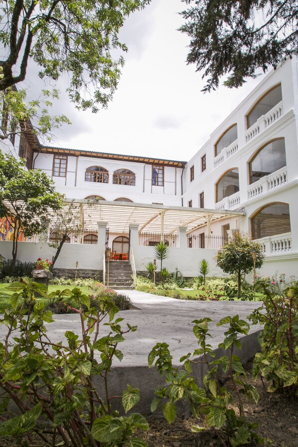 Exterior - Solera House Adventure Hostel (Quito)