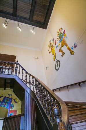 Staircase - Solera House Adventure Hostel (Quito)