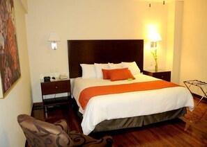 Single Room | In-room safe, desk, laptop workspace, blackout drapes - Hotel Plaza Chihuahua (Chihuahua)