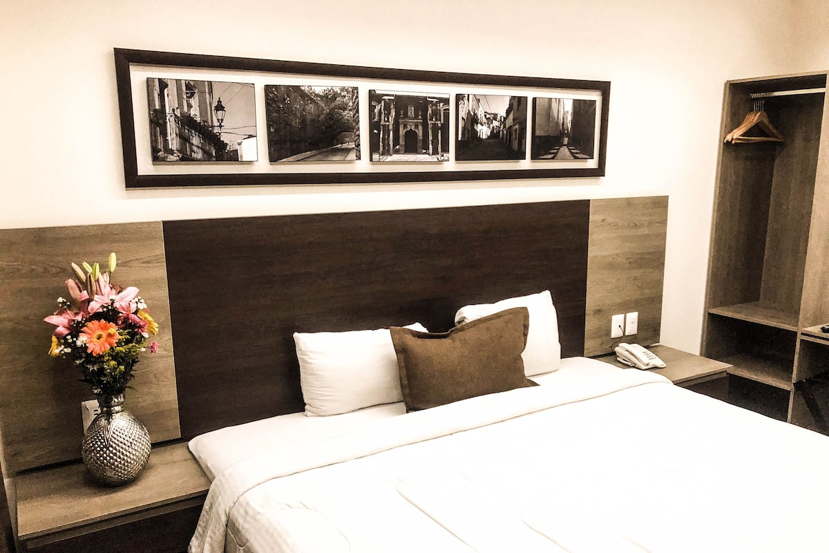 Coffres-forts dans les chambres, bureau, Wi-Fi gratuit, draps fournis