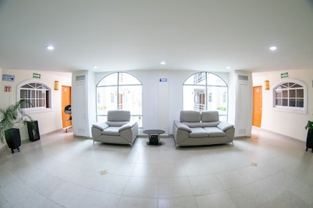 ๋ด๋ถ ์ธ๋ถ ์ฌ์ง