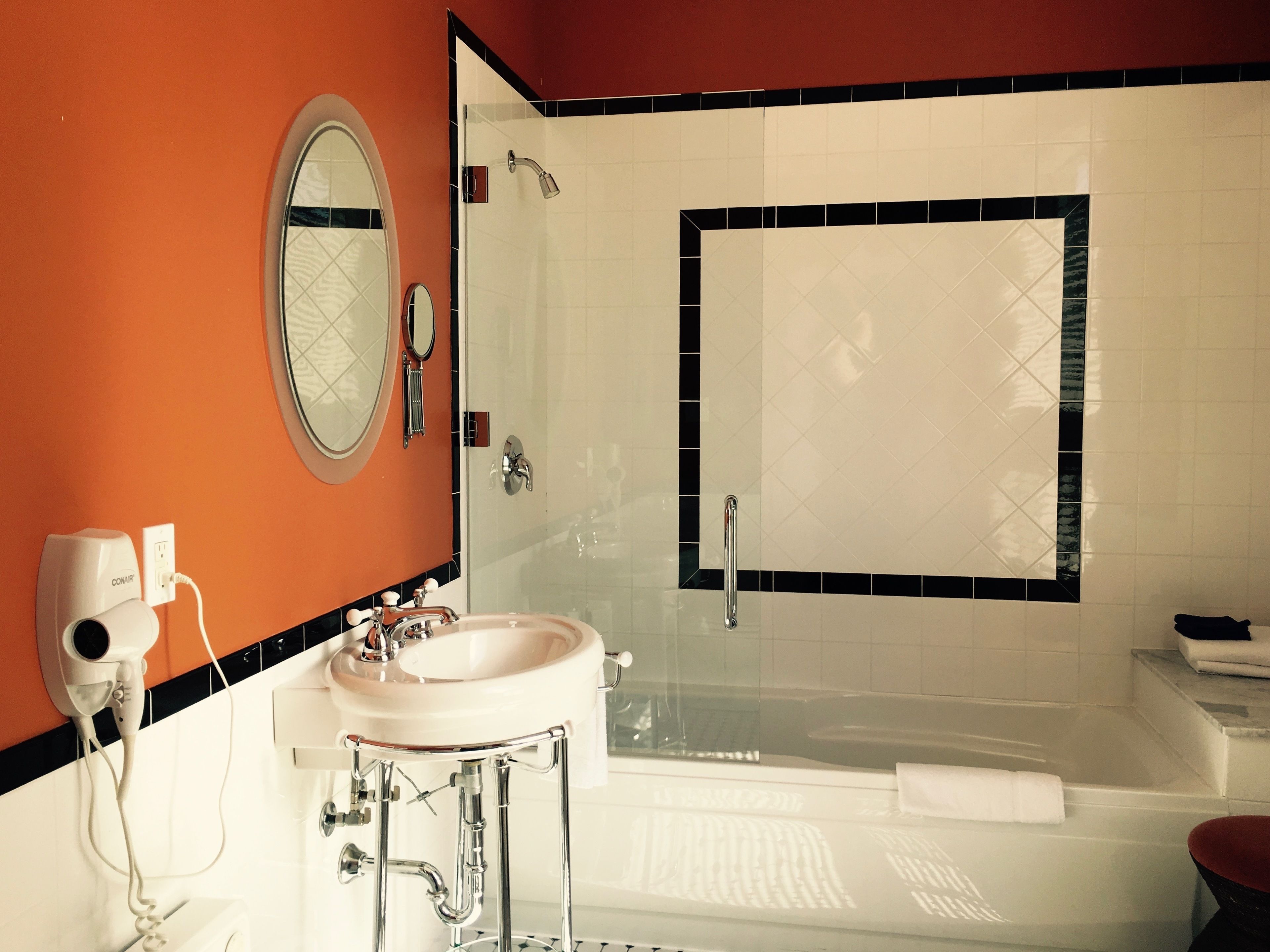 superior room, 1 queen bed | bathroom | designer toiletries, hair dryer, towels, shampoo