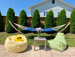Seasonal outdoor pool, sun loungers - Aqualina Inn Montauk (Montauk)