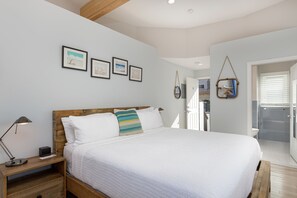 Iron/ironing board, free WiFi, bed sheets - Aqualina Inn Montauk (Montauk)