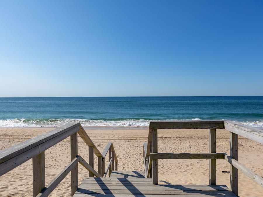 Beach nearby, sun-loungers, beach umbrellas, beach towels
