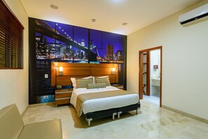 Premium bedding, down duvets, minibar, desk
