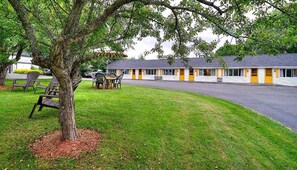 Exterior - Picket Fence Motel (St. Andrews)