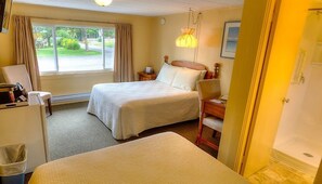 Standard Room, 2 Double Beds - Picket Fence Motel (St. Andrews)