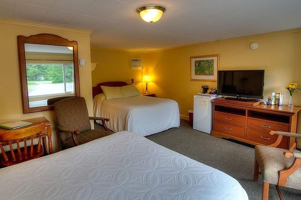 Standard Room, 2 Double Beds | 1 bedroom, desk, laptop workspace, blackout drapes
