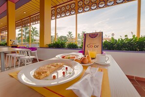 Free daily buffet breakfast - Hotel Mocawa Resort (La Tebaida)