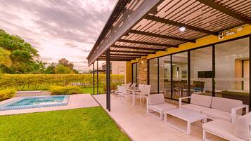 Villa, 3 habitaciones | Ropa de cama de alta calidad y minibar