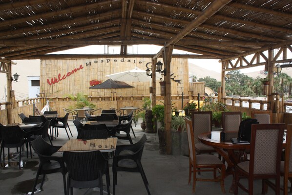 Café da manhã completo grátis todos os dias