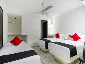 Standard Triple Room | Desk, iron/ironing board, free WiFi, bed sheets - Hotel Plaza Premier (León)