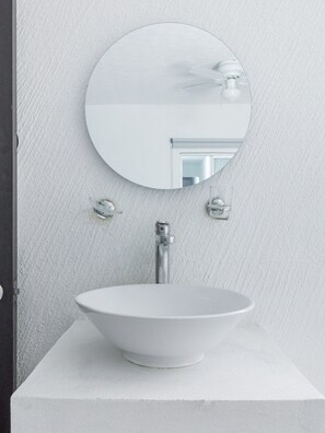 Bathroom - Hotel Plaza Premier (León)